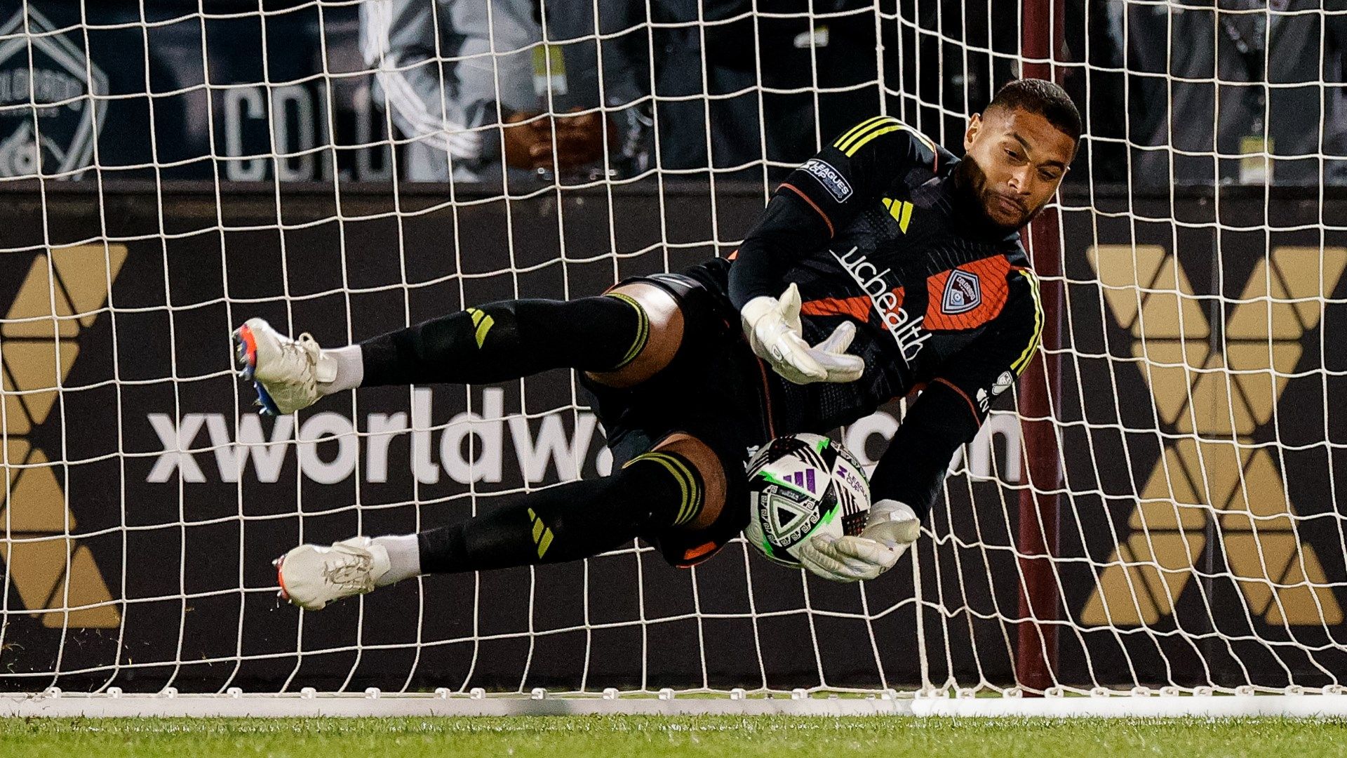 Zack Steffen's seven saves, penalty heroics help Colorado Rapids